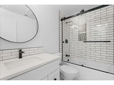 604 S Vermont Street Portland OR 97219