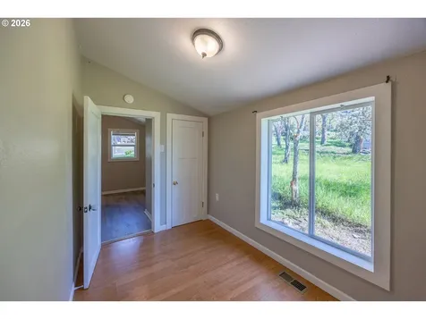 1755 NE Klamath Avenue Roseburg OR 97470