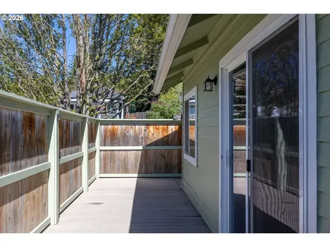1755 NE Klamath Avenue Roseburg OR 97470