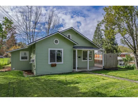 1755 NE Klamath Avenue Roseburg OR 97470