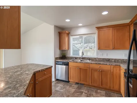 246 Palmdale Avenue Roseburg OR 97471