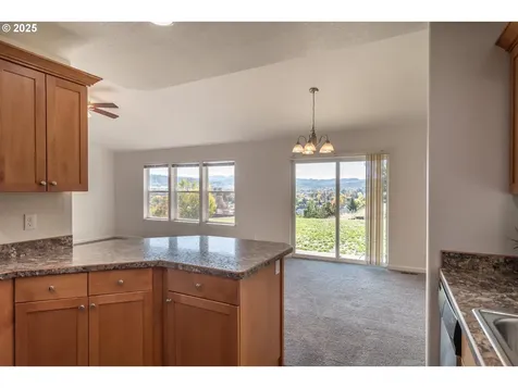 246 Palmdale Avenue Roseburg OR 97471