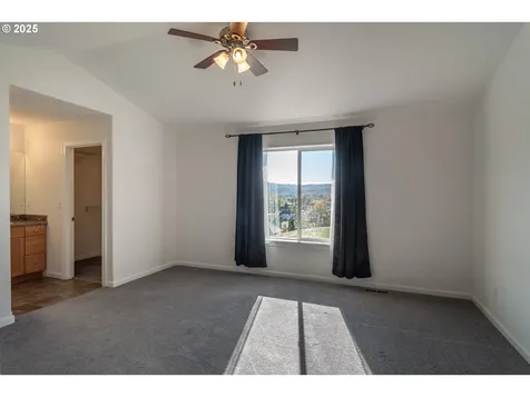 246 Palmdale Avenue Roseburg OR 97471