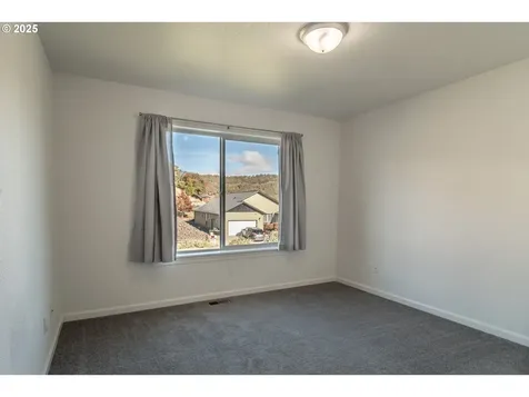 246 Palmdale Avenue Roseburg OR 97471
