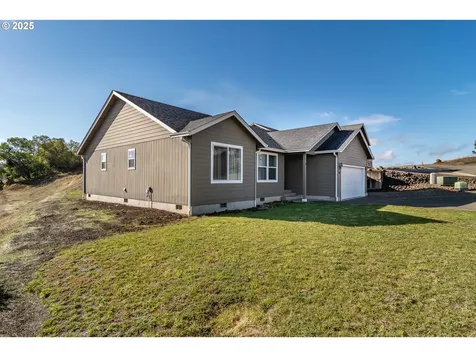 246 Palmdale Avenue Roseburg OR 97471