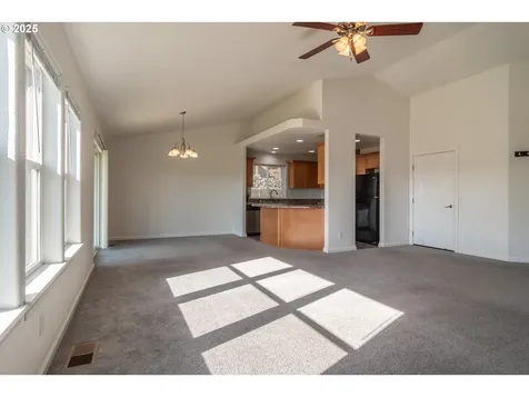 246 Palmdale Avenue Roseburg OR 97471