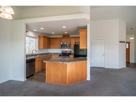 246 Palmdale Avenue Roseburg OR 97471