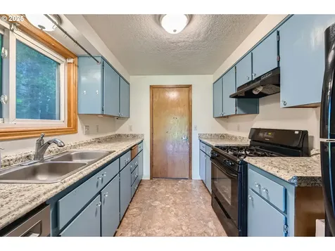 121 SE 34th Circle Troutdale OR 97060