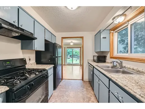 121 SE 34th Circle Troutdale OR 97060