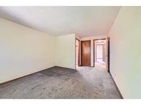121 SE 34th Circle Troutdale OR 97060