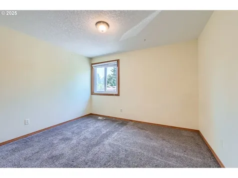121 SE 34th Circle Troutdale OR 97060