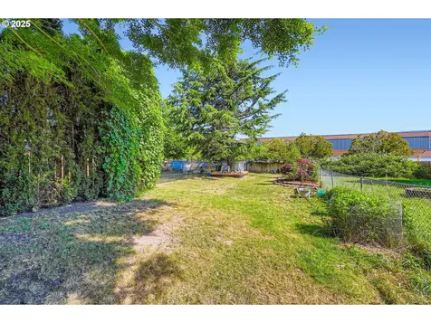 121 SE 34th Circle Troutdale OR 97060
