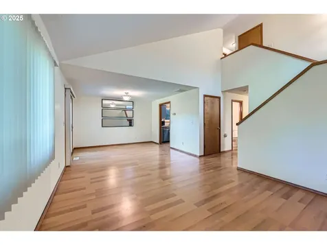 121 SE 34th Circle Troutdale OR 97060