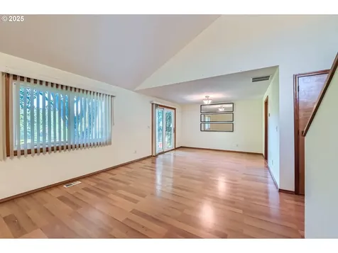 121 SE 34th Circle Troutdale OR 97060