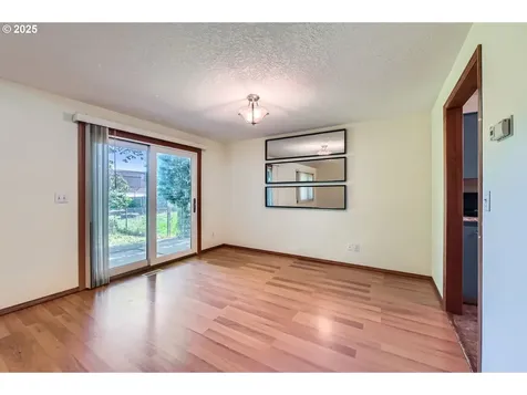 121 SE 34th Circle Troutdale OR 97060