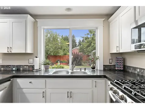 16506 NE 13th Street Vancouver WA 98684