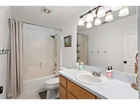 16506 NE 13th Street Vancouver WA 98684