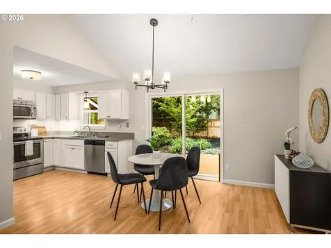 8332 SW Davies Court Portland OR 97223