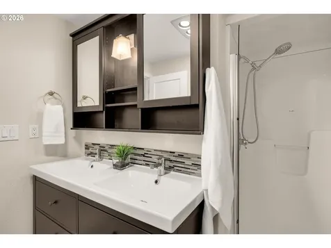 8332 SW Davies Court Portland OR 97223