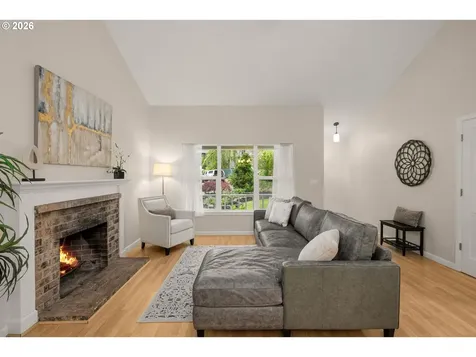 8332 SW Davies Court Portland OR 97223