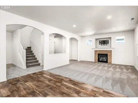 1051 S 54th Street Springfield OR 97478