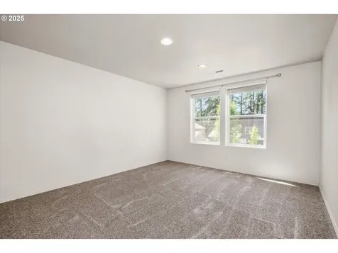 1051 S 54th Street Springfield OR 97478