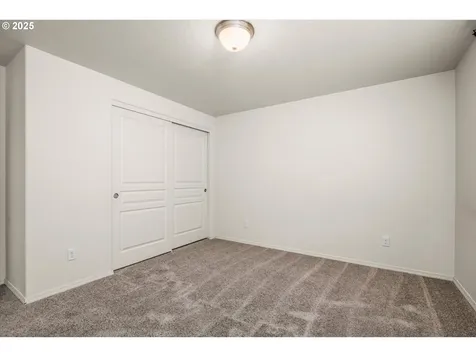 1051 S 54th Street Springfield OR 97478