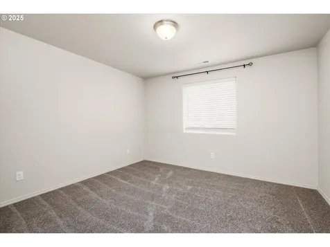 1051 S 54th Street Springfield OR 97478