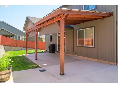 1051 S 54th Street Springfield OR 97478