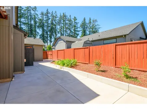 1051 S 54th Street Springfield OR 97478