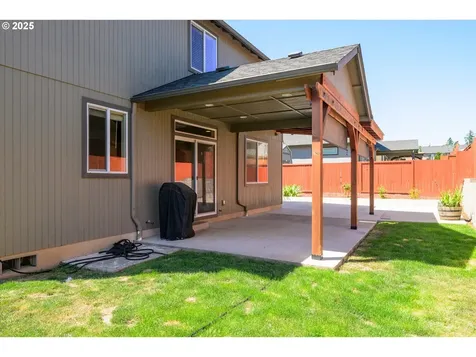1051 S 54th Street Springfield OR 97478