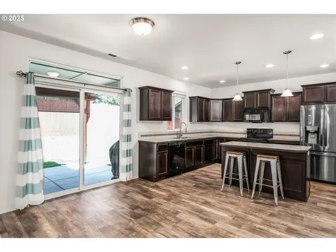 1051 S 54th Street Springfield OR 97478