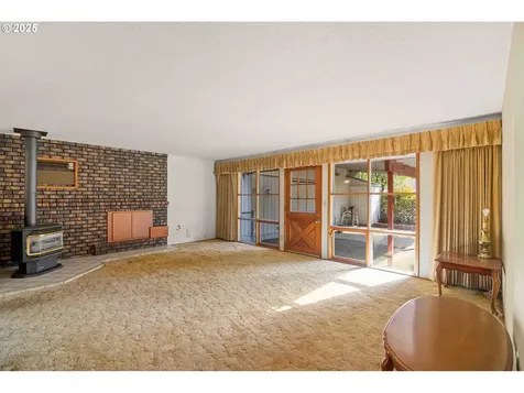 19748 NE Everett Lane Portland OR 97230