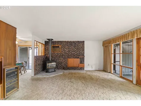 19748 NE Everett Lane Portland OR 97230