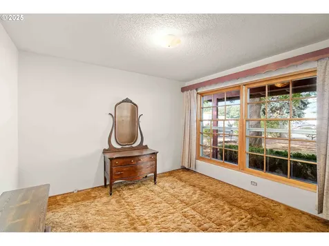 19748 NE Everett Lane Portland OR 97230