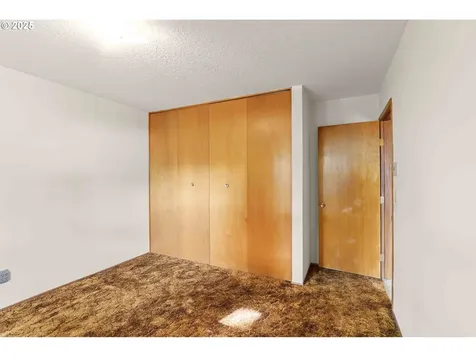 19748 NE Everett Lane Portland OR 97230