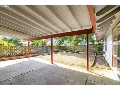 19748 NE Everett Lane Portland OR 97230