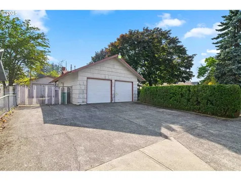 19748 NE Everett Lane Portland OR 97230