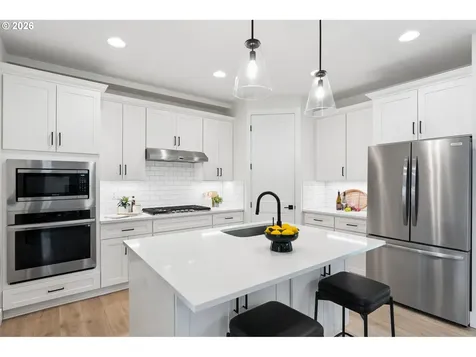 10025 SE Nicholas Drive Happy Valley OR 97086