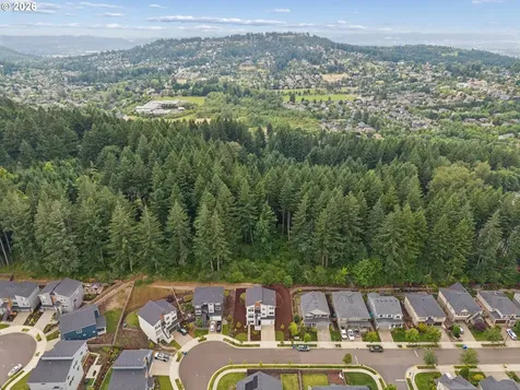 10025 SE Nicholas Drive Happy Valley OR 97086