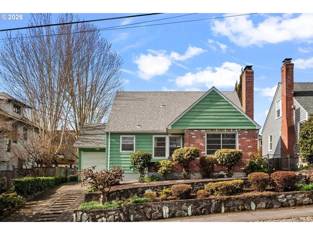 2115 SE 30th Avenue Portland OR 97214