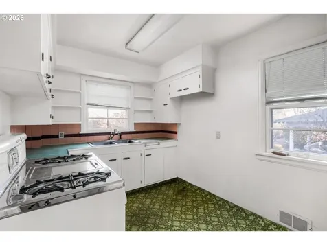2115 SE 30th Avenue Portland OR 97214
