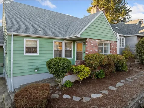 2115 SE 30th Avenue Portland OR 97214