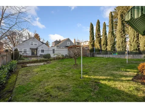 2115 SE 30th Avenue Portland OR 97214
