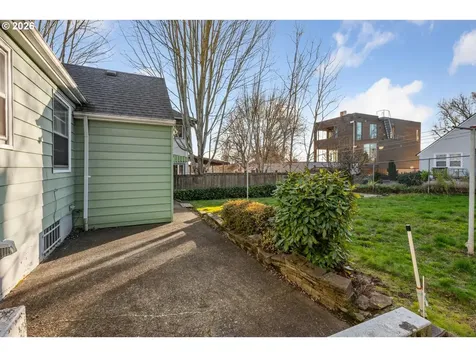 2115 SE 30th Avenue Portland OR 97214