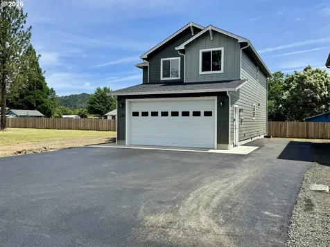 240 Miller Street Sutherlin OR 97479