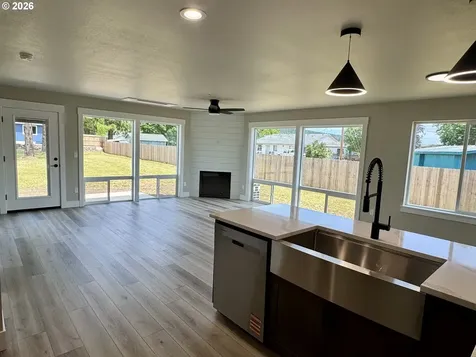 240 Miller Street Sutherlin OR 97479