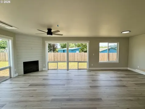 240 Miller Street Sutherlin OR 97479