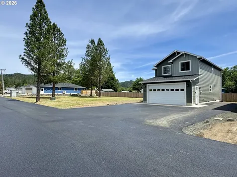 240 Miller Street Sutherlin OR 97479
