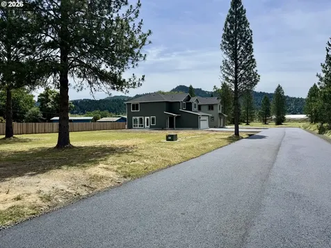 240 Miller Street Sutherlin OR 97479